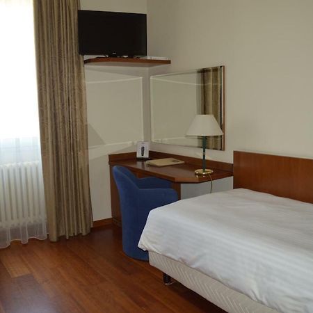 וארסה City Hotel מראה חיצוני תמונה