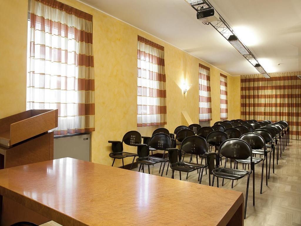 וארסה City Hotel מראה חיצוני תמונה