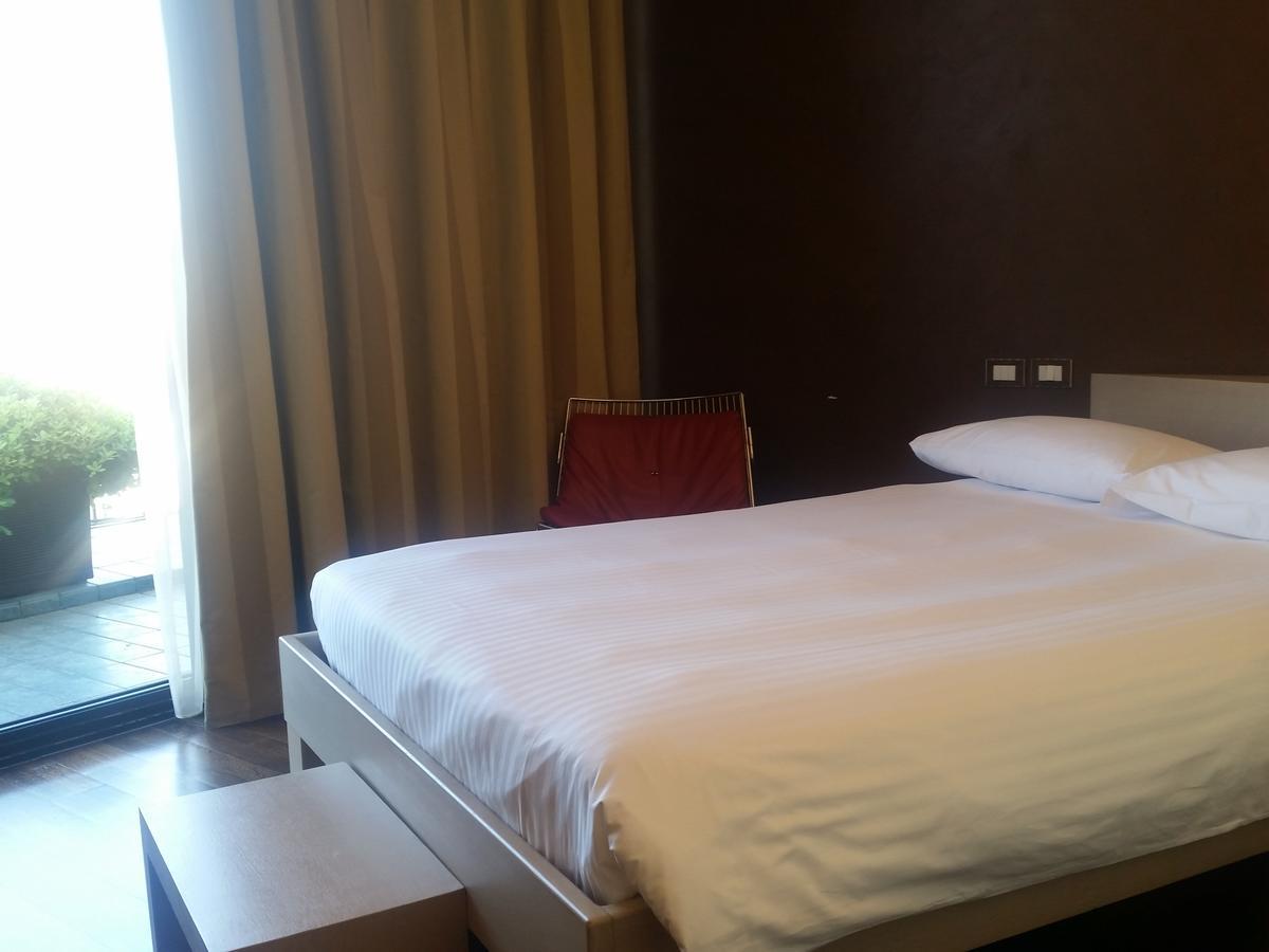 וארסה City Hotel מראה חיצוני תמונה