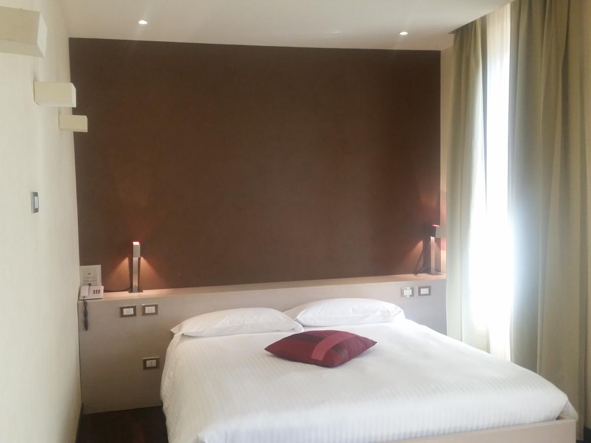 וארסה City Hotel מראה חיצוני תמונה