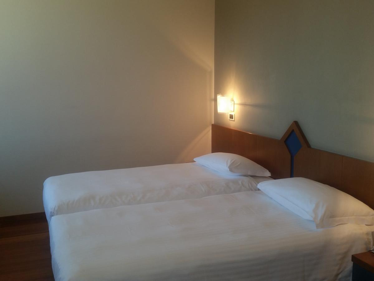 וארסה City Hotel מראה חיצוני תמונה