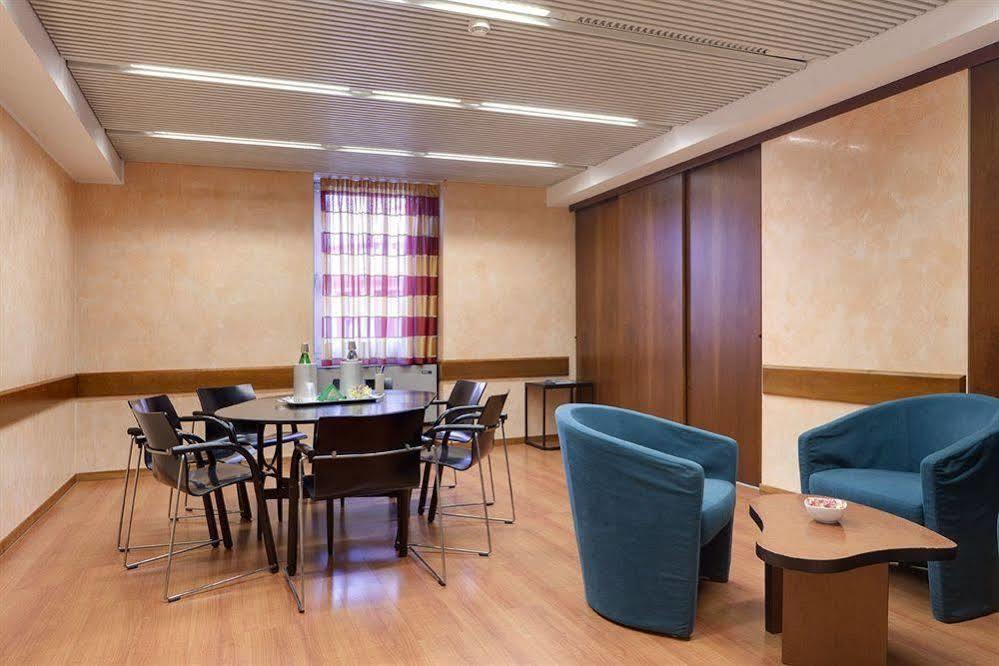 וארסה City Hotel מראה חיצוני תמונה