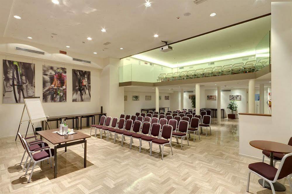 וארסה City Hotel מראה חיצוני תמונה