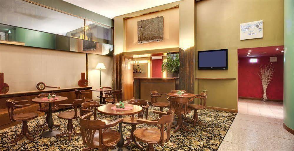 וארסה City Hotel מראה חיצוני תמונה