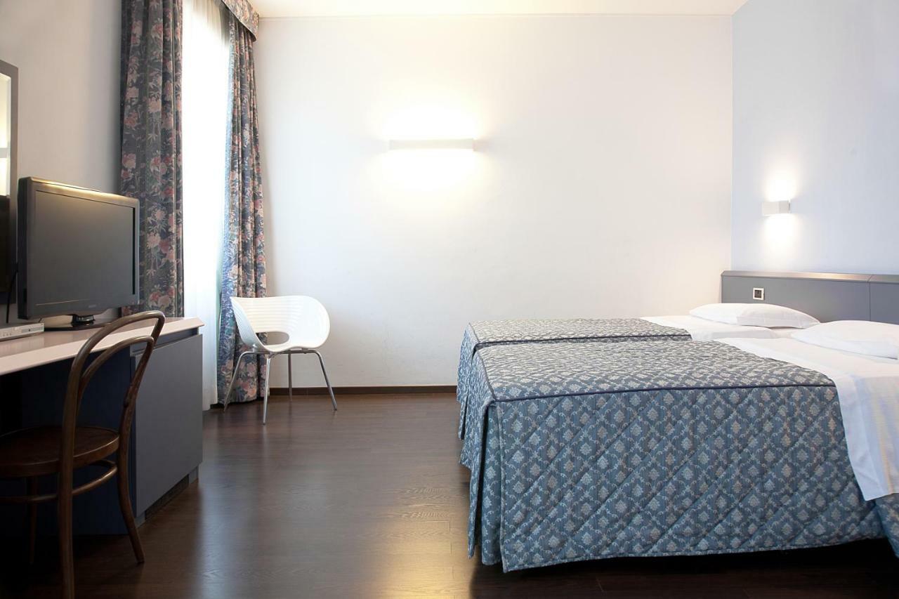וארסה City Hotel מראה חיצוני תמונה