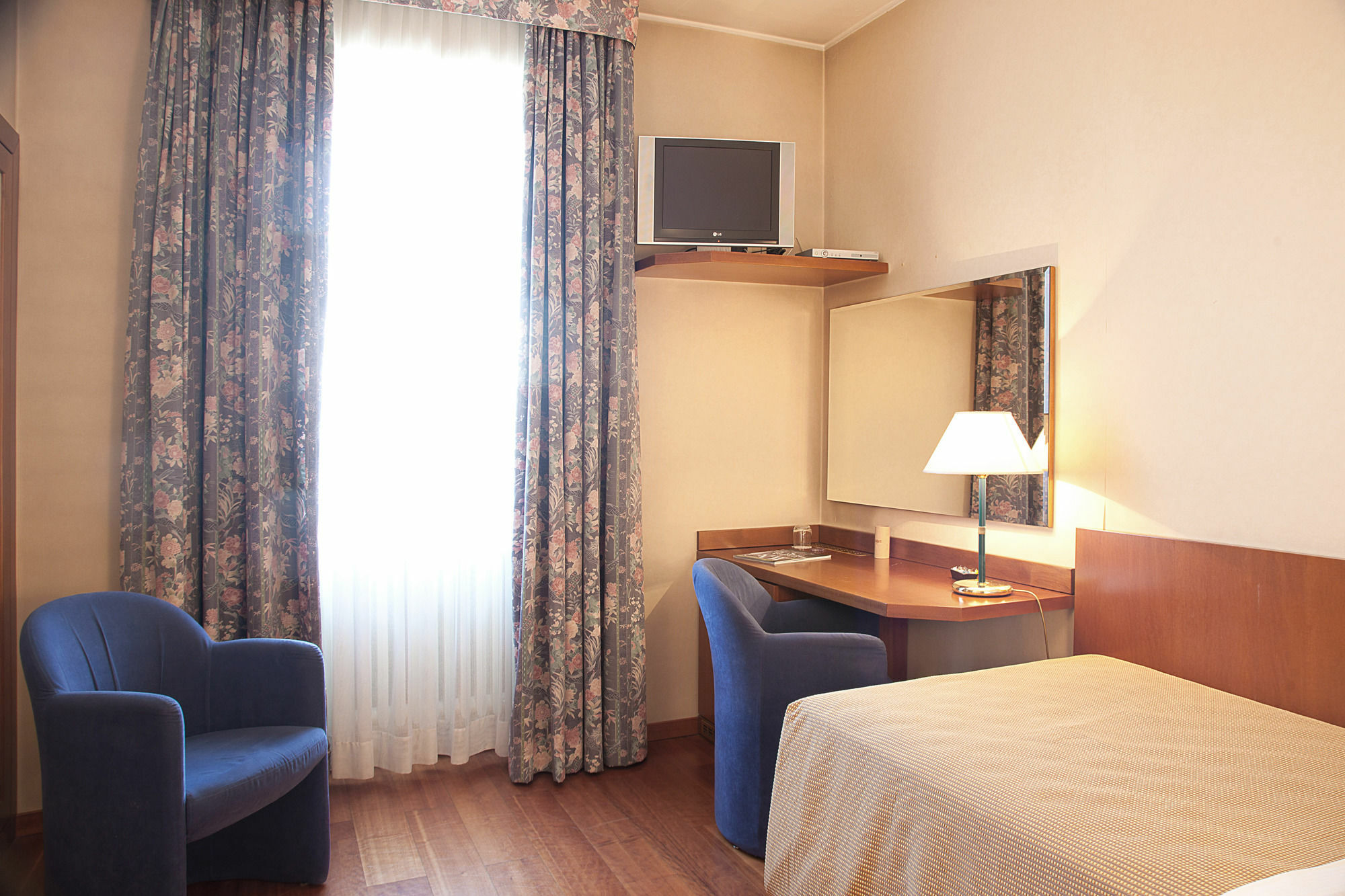 וארסה City Hotel מראה חיצוני תמונה