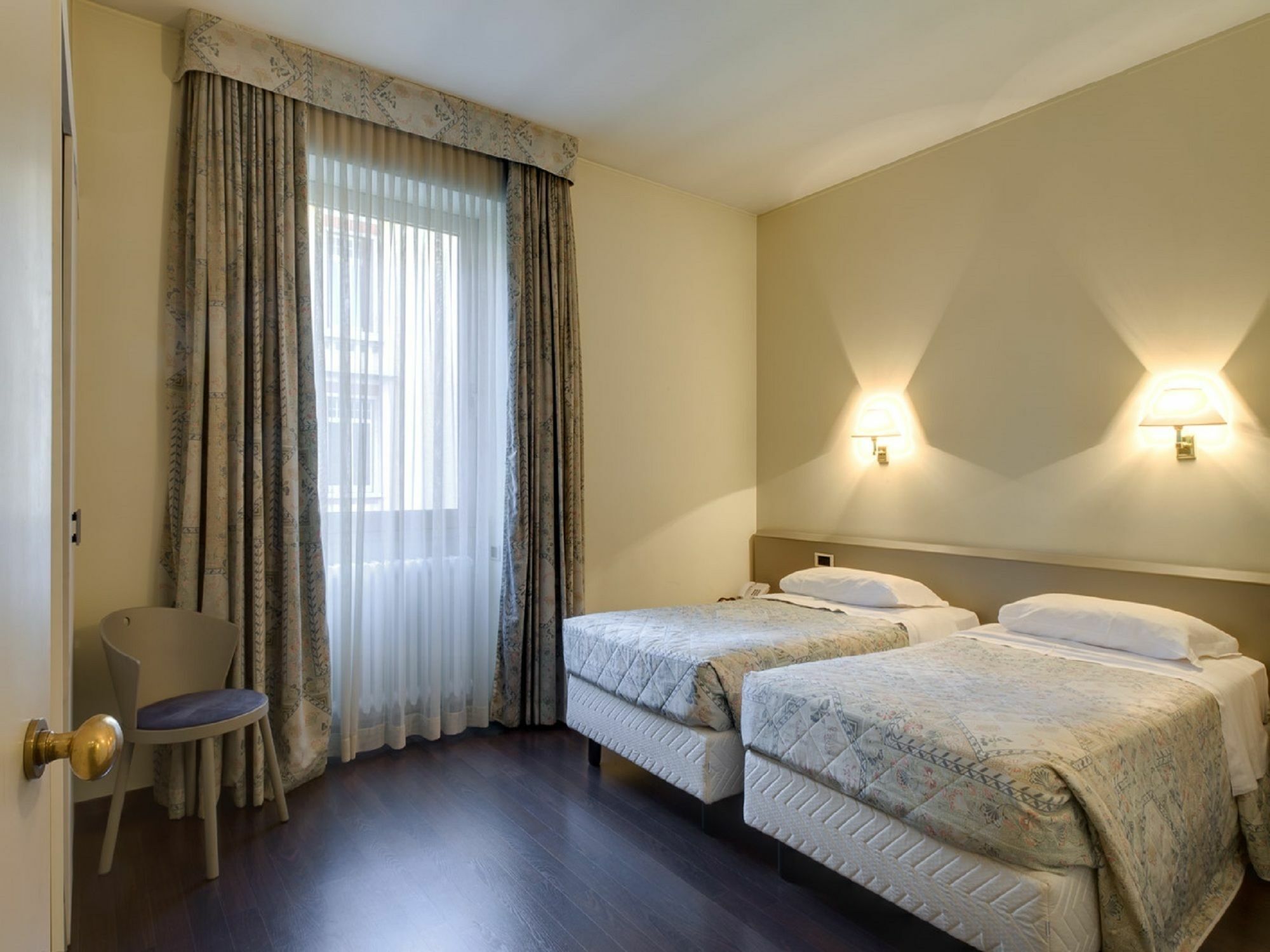 וארסה City Hotel מראה חיצוני תמונה