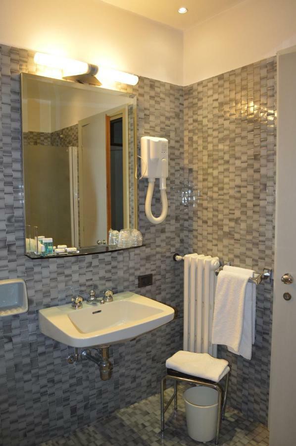 וארסה City Hotel מראה חיצוני תמונה
