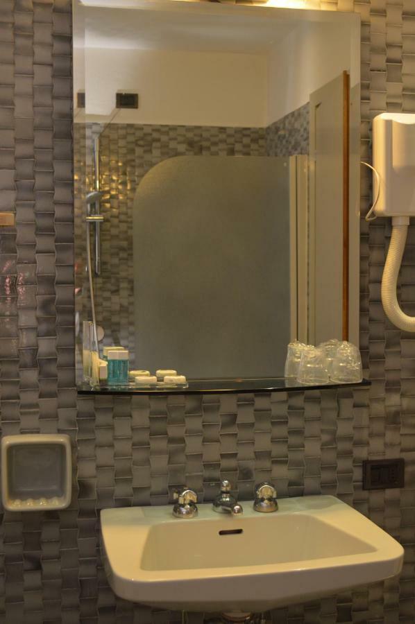 וארסה City Hotel מראה חיצוני תמונה