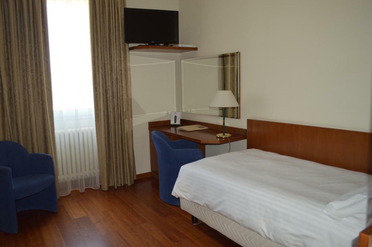 וארסה City Hotel מראה חיצוני תמונה